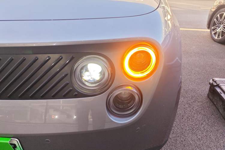 Used firefly 2025 Free Edition Left Front Headlight