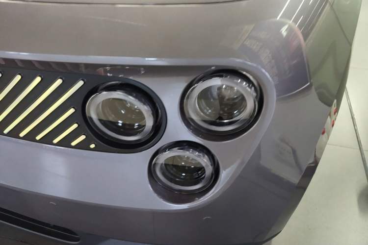 Used firefly 2025 Illuminated Edition Left Front Headlight