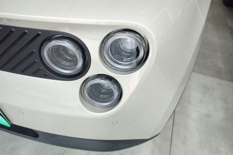 Used firefly 2025 Free Edition Left Front Headlight