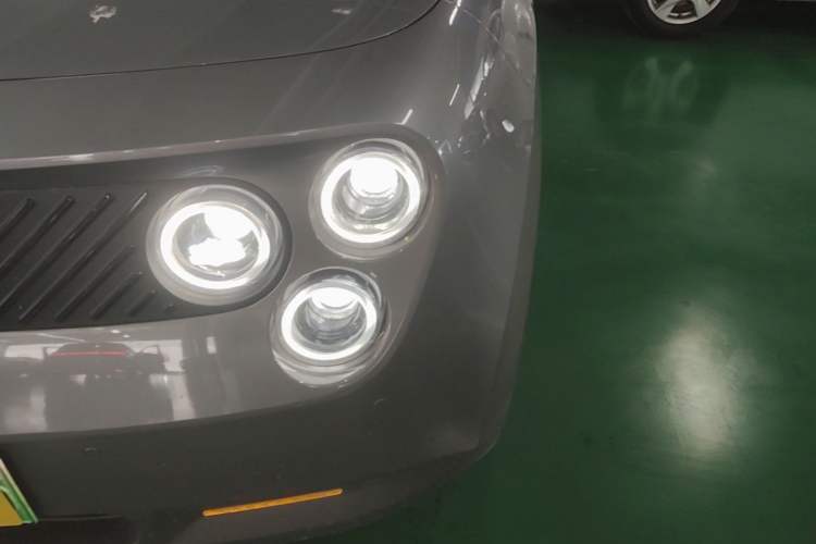 Used firefly 2025 Illuminated Edition Left Front Headlight