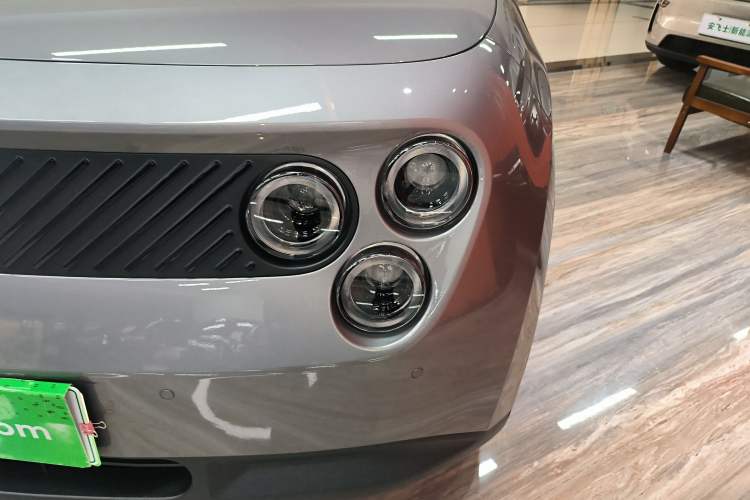 Used firefly 2025 Free Edition Left Front Headlight