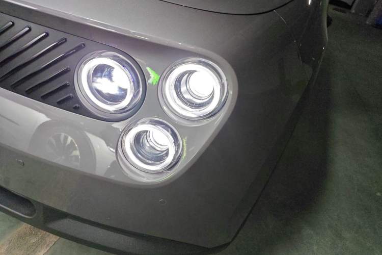 Used firefly 2025 Free Edition Left Front Headlight
