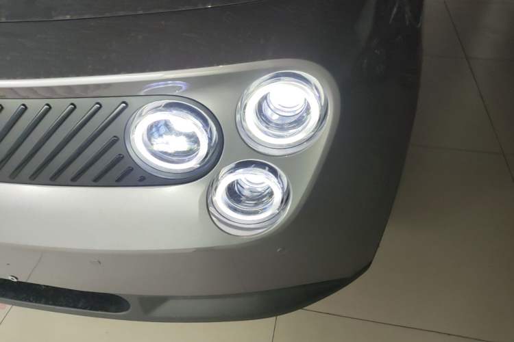 Used firefly 2025 Illuminated Edition Left Front Headlight
