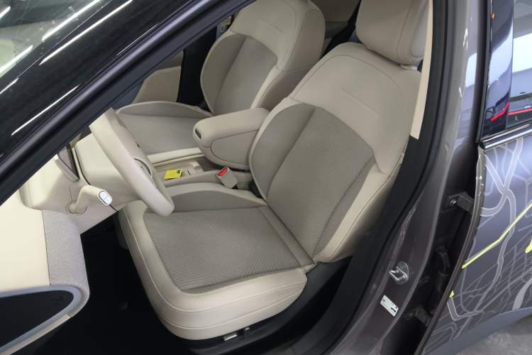 Used firefly 2025 Free Edition Left Front Seat