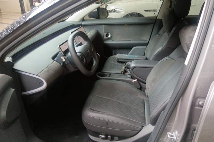 Used firefly 2025 Illuminated Edition Left Front Seat