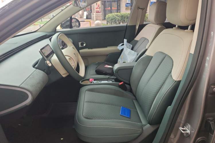Used firefly 2025 Illuminated Edition Left Front Seat