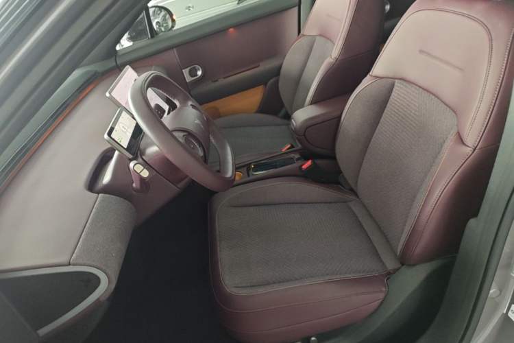 Used firefly 2025 Free Edition Left Front Seat