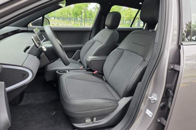 Used firefly 2025 Free Edition Left Front Seat