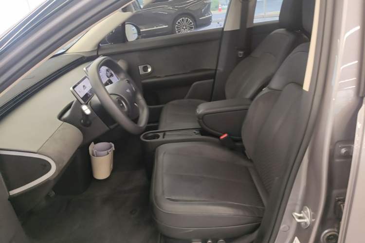 Used firefly 2025 Illuminated Edition Left Front Seat