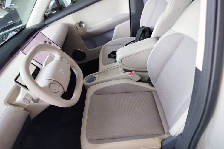 Used firefly 2025 Free Edition Left Front Seat