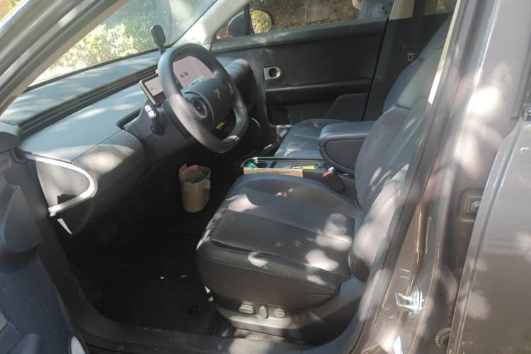 Used firefly 2025 Illuminated Edition Left Front Seat
