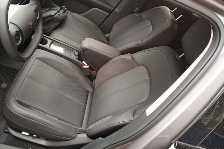 Used firefly 2025 Illuminated Edition Left Front Seat
