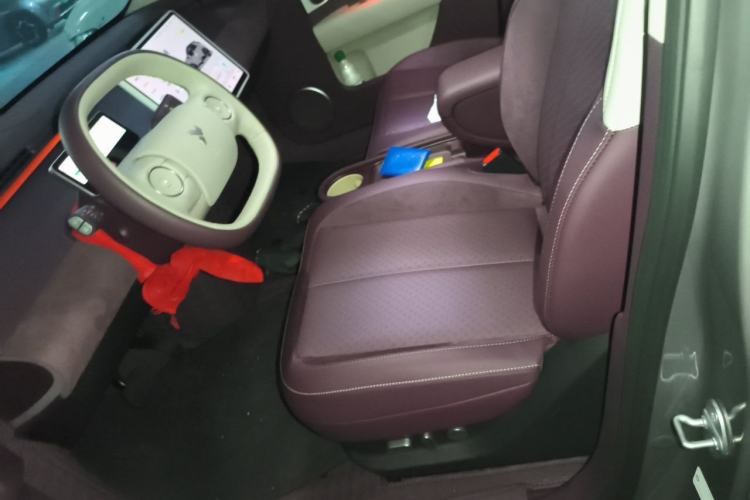 Used firefly 2025 Illuminated Edition Left Front Seat