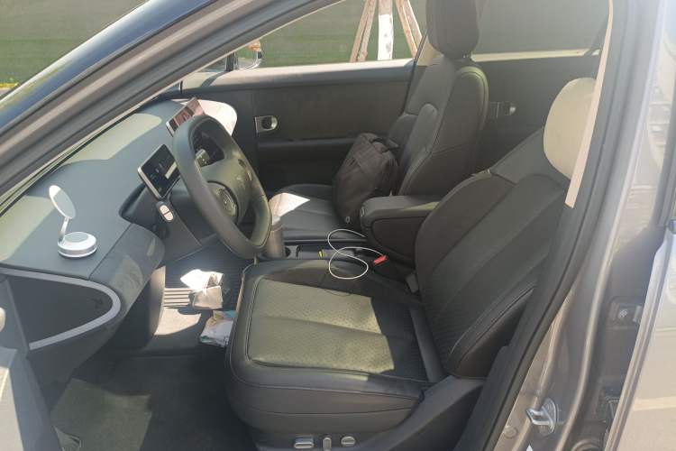 Used firefly 2025 Illuminated Edition Left Front Seat