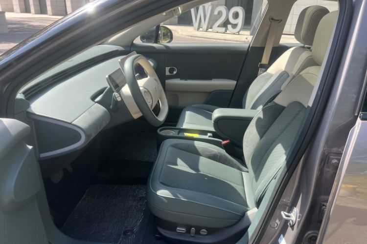 Used firefly 2025 Illuminated Edition Left Front Seat