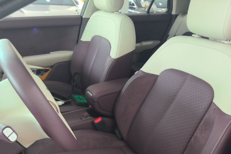 Used firefly 2025 Illuminated Edition Left Front Seat