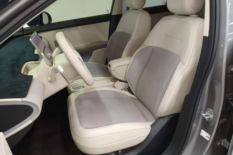 Used firefly 2025 Free Edition Left Front Seat