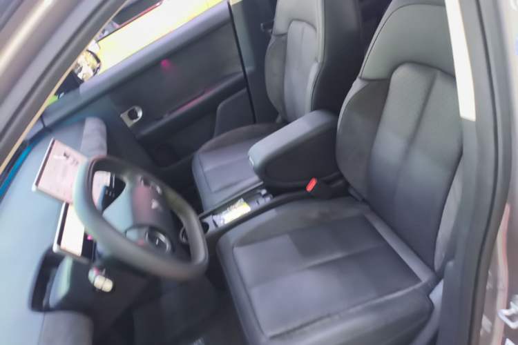 Used firefly 2025 Illuminated Edition Left Front Seat