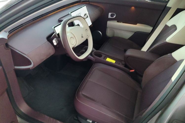 Used firefly 2025 Illuminated Edition Left Front Seat