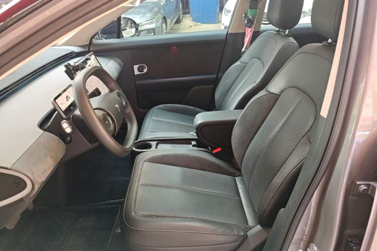 Used firefly 2025 Illuminated Edition Left Front Seat
