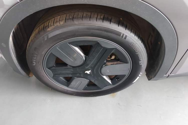 Used firefly 2025 Free Edition Left Front Wheel Hub