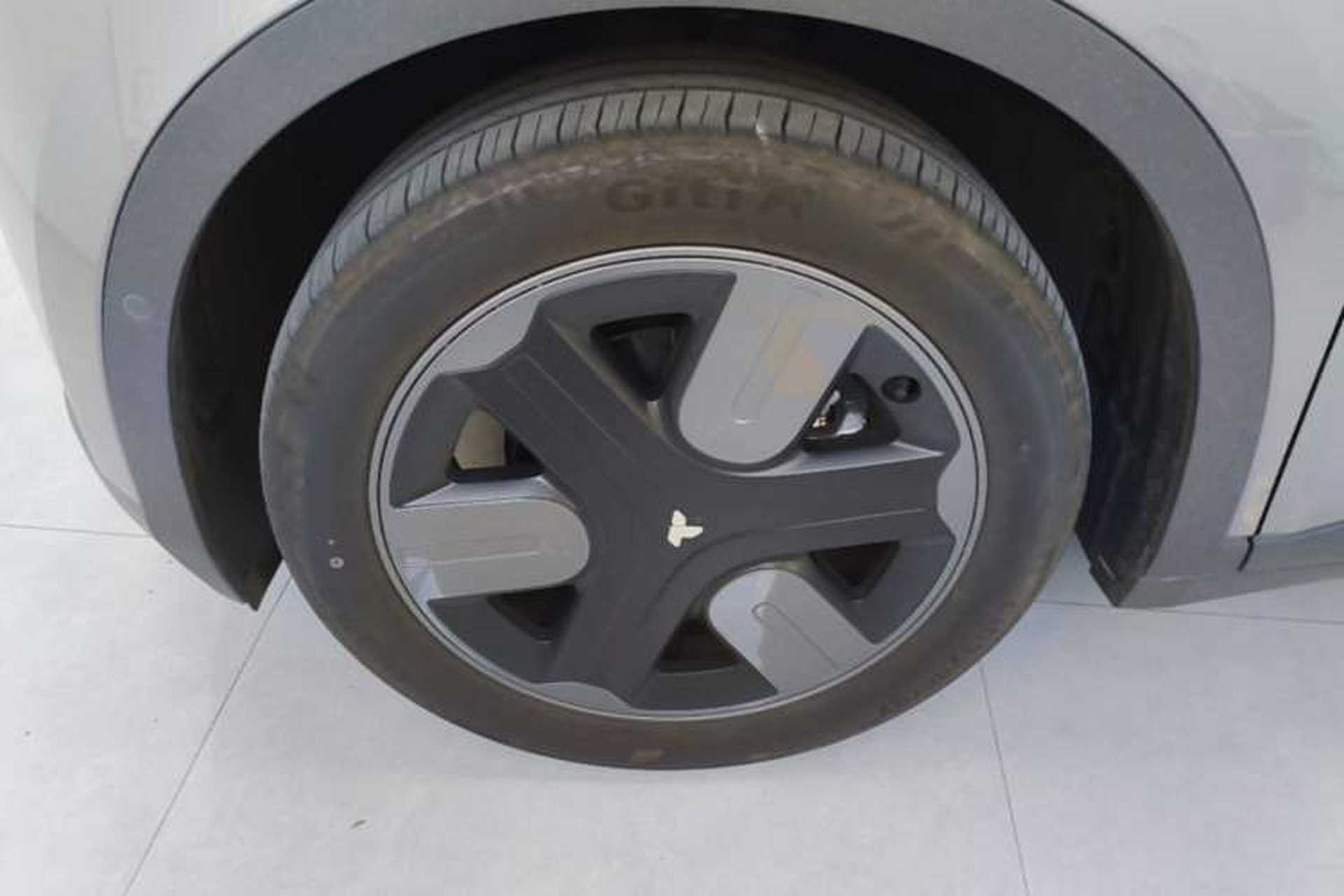 Used firefly 2025 Free Edition Left Front Wheel Hub