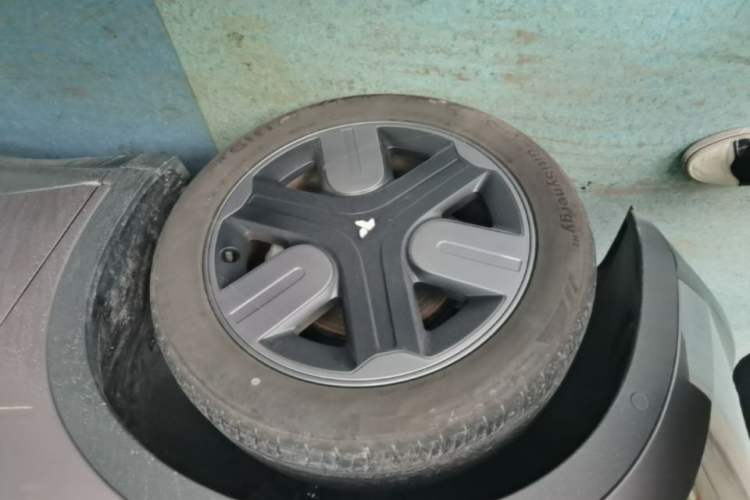 Used firefly 2025 Free Edition Left Front Wheel Hub