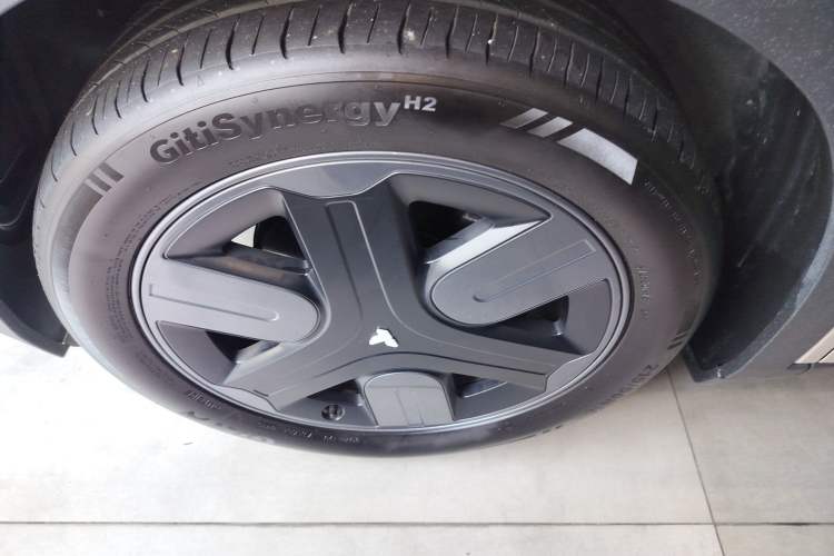 Used firefly 2025 Free Edition Left Front Wheel Hub