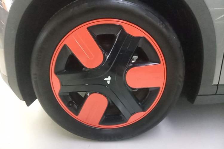 Used firefly 2025 Free Edition Left Front Wheel Hub