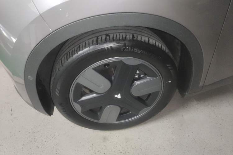 Used firefly 2025 Free Edition Left Front Wheel Hub