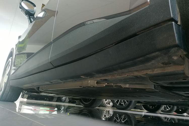 Used firefly 2025 Illuminated Edition Left Side Sill