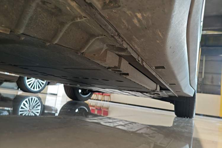 Used firefly 2025 Illuminated Edition Left Side Sill