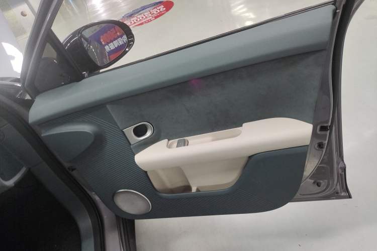 Used firefly 2025 Illuminated Edition Right Front Door Interior
