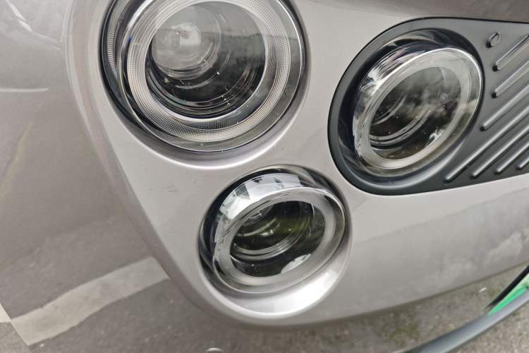 Used firefly 2025 Illuminated Edition Right Front Headlight