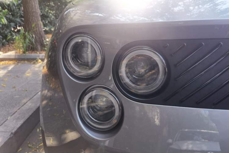 Used firefly 2025 Illuminated Edition Right Front Headlight