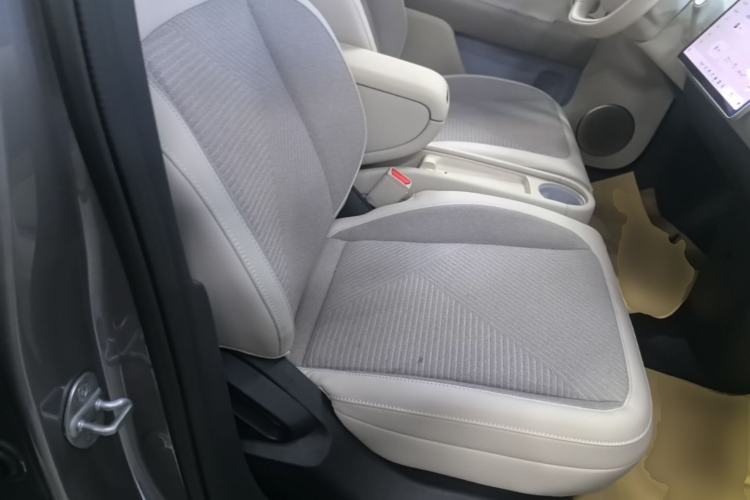 Used firefly 2025 Free Edition Right Front Seat