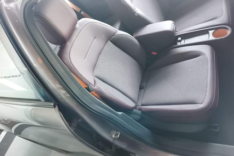 Used firefly 2025 Free Edition Right Front Seat