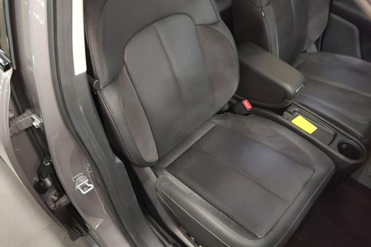Used firefly 2025 Illuminated Edition Right Front Seat