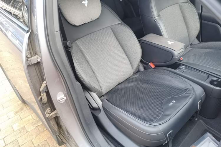 Used firefly 2025 Free Edition Right Front Seat