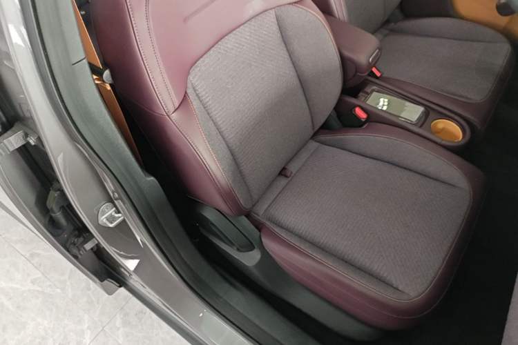 Used firefly 2025 Free Edition Right Front Seat