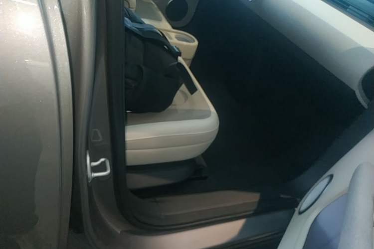 Used firefly 2025 Free Edition Right Front Seat