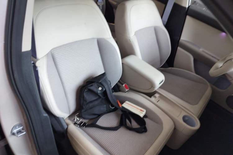 Used firefly 2025 Free Edition Right Front Seat