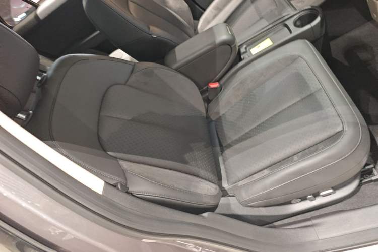 Used firefly 2025 Illuminated Edition Right Front Seat