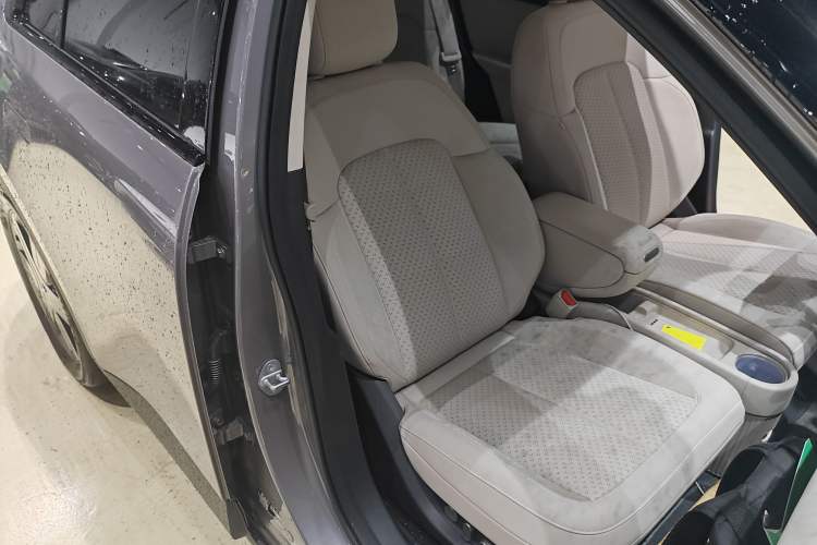 Used firefly 2025 Illuminated Edition Right Front Seat
