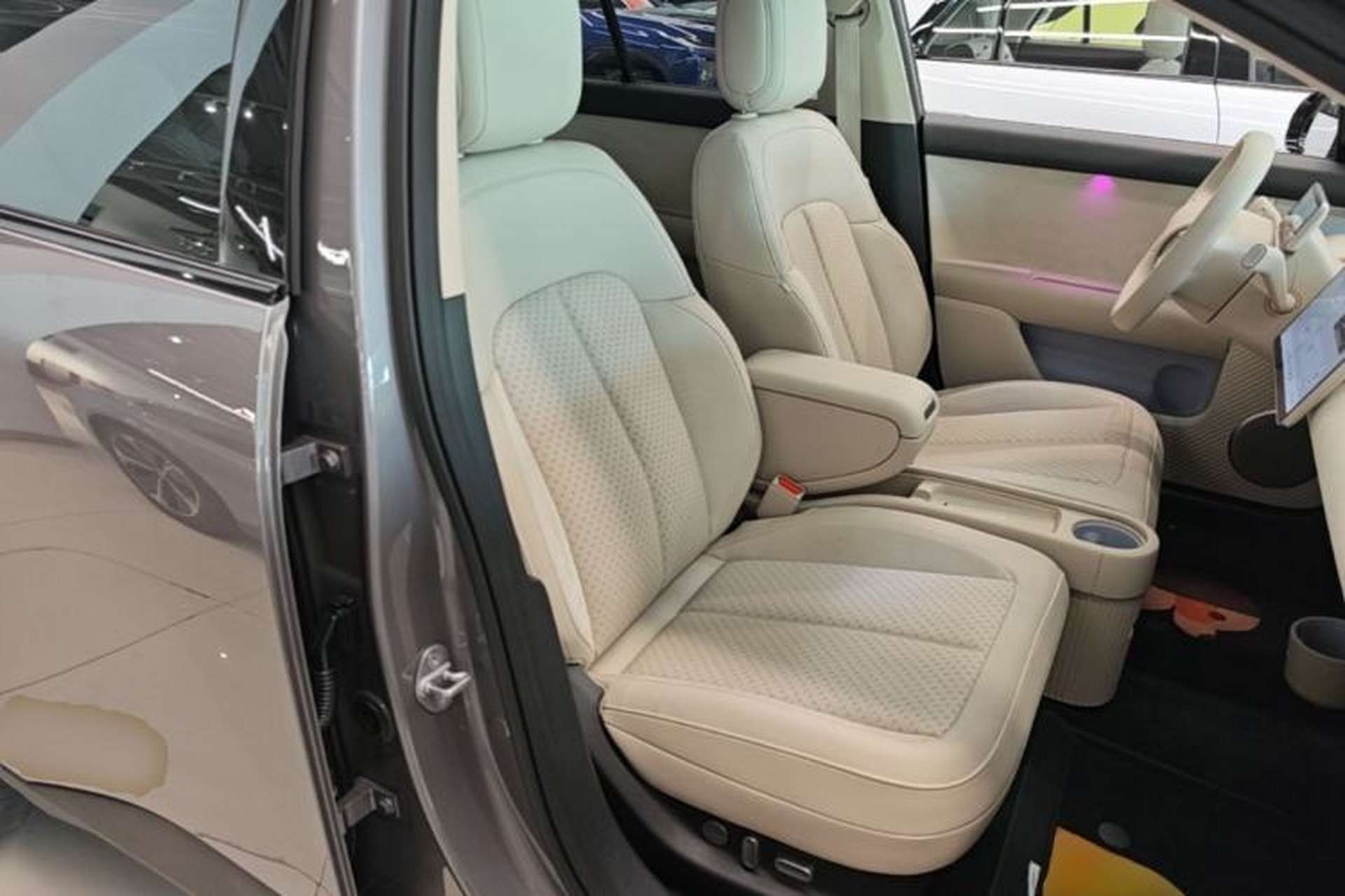 Used firefly 2025 Illuminated Edition Right Front Seat