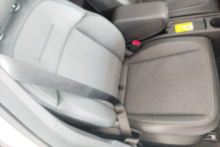 Used firefly 2025 Free Edition Right Front Seat
