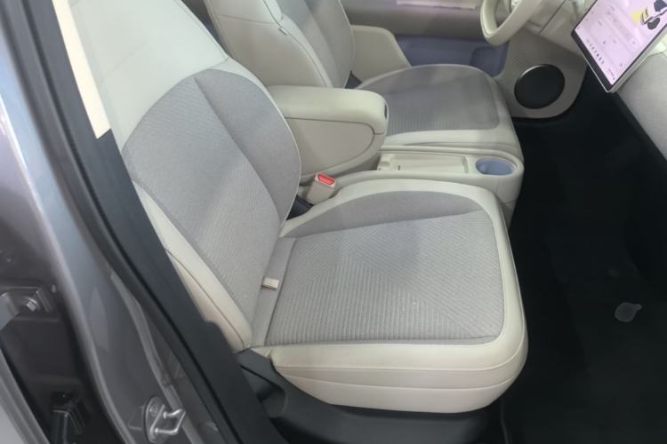 Used firefly 2025 Free Edition Right Front Seat