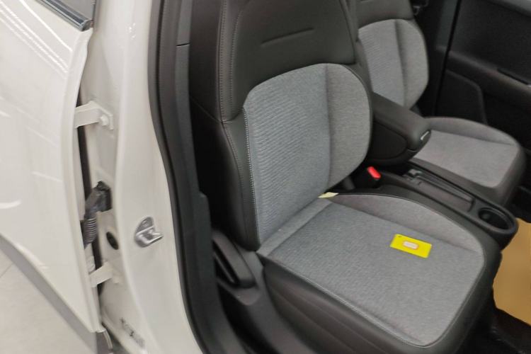 Used firefly 2025 Free Edition Right Front Seat