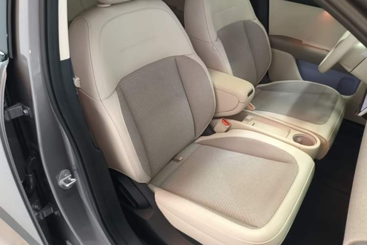 Used firefly 2025 Free Edition Right Front Seat