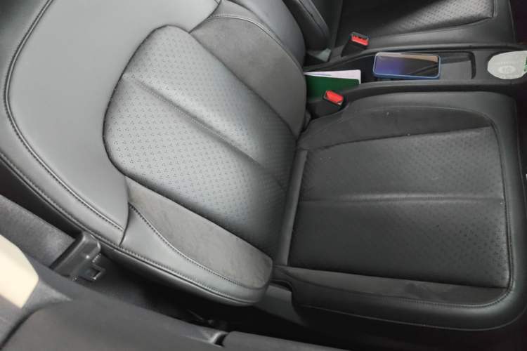 Used firefly 2025 Illuminated Edition Right Front Seat